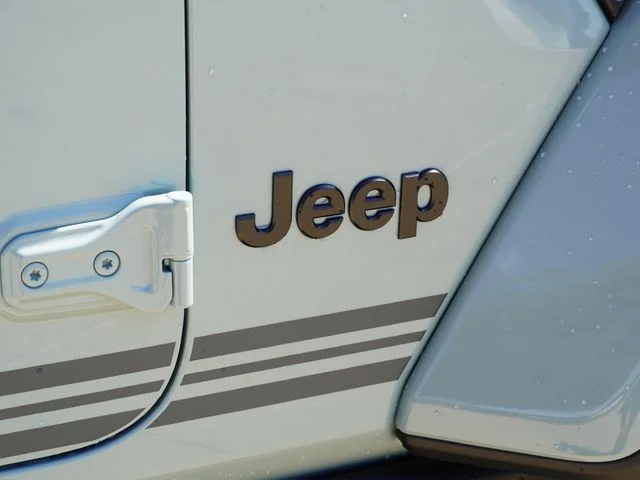 New 2026 Earl Clear-Coat Exterior Paint Jeep Rubicon image 17