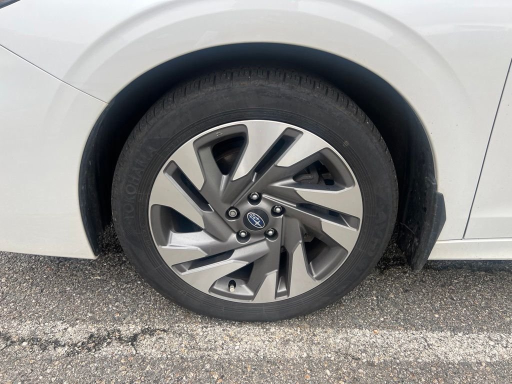 Used 2025 White Subaru Limited image 3