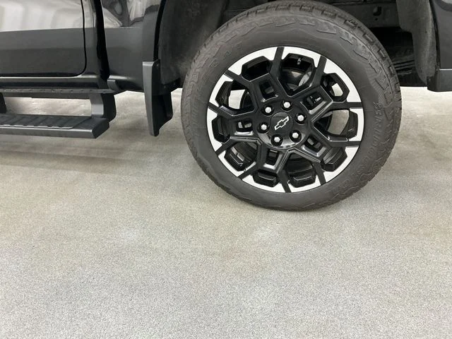 Used 2026  Chevrolet Z71 image 5