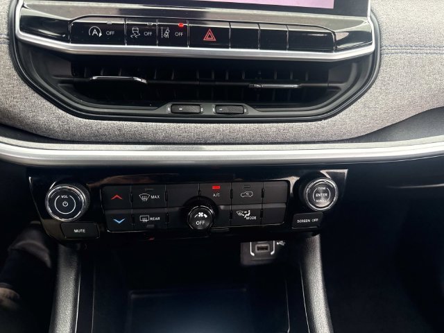 Used 2024 Bright White Clearcoat Jeep Latitude image 24