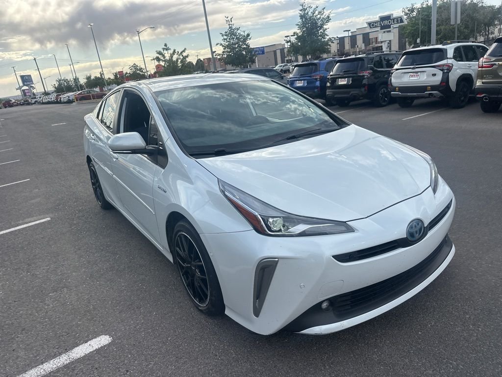 Used 2022 Beige Toyota XLE image 3
