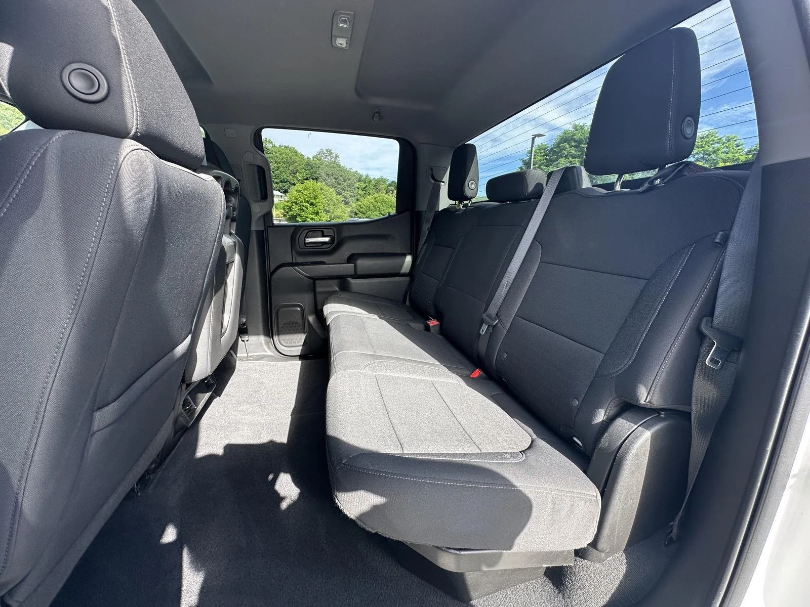 Used 2022 Summit White Chevrolet Custom image 11