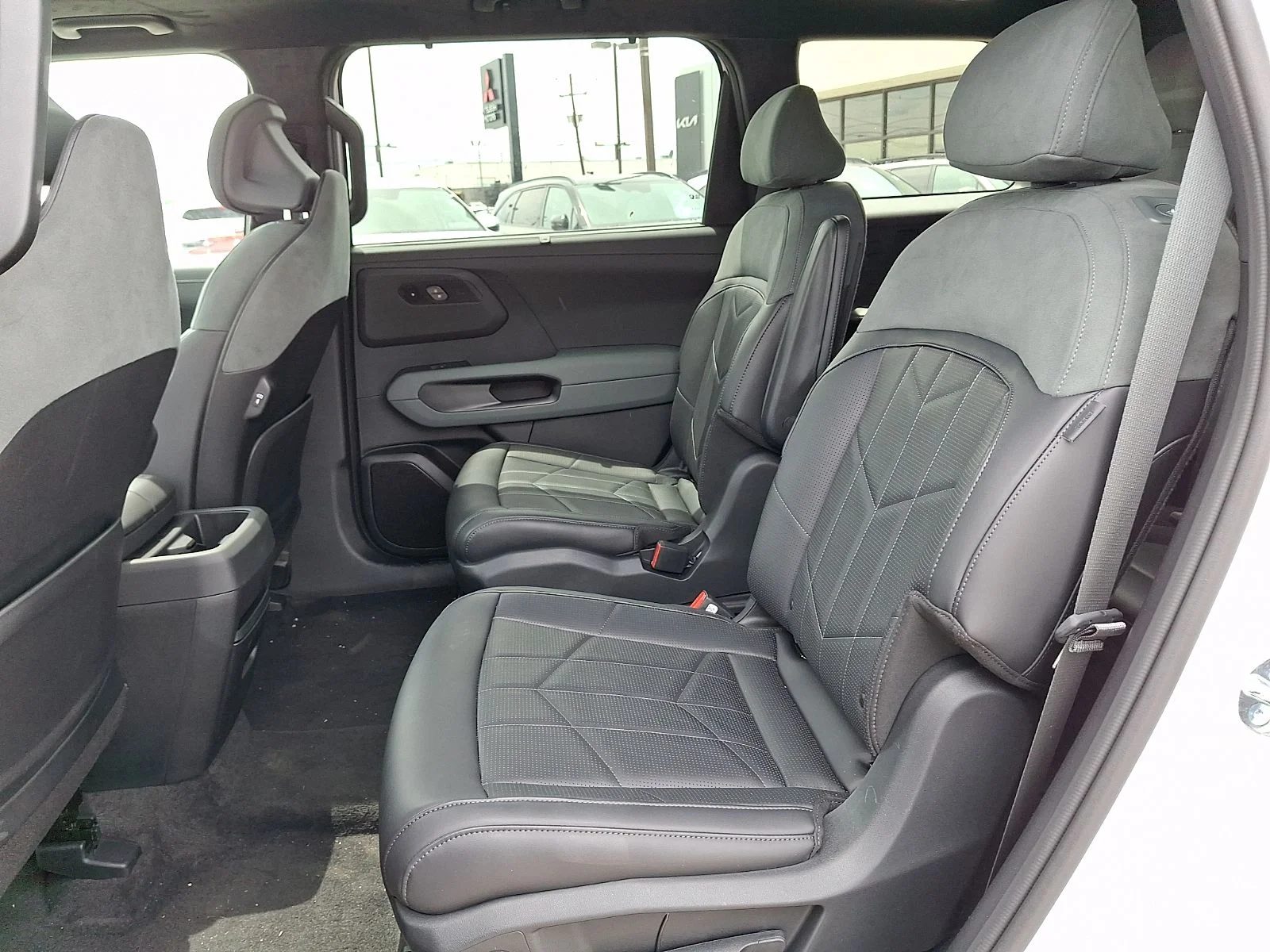 New 2027 White Kia X-Line SX-Prestige image 11