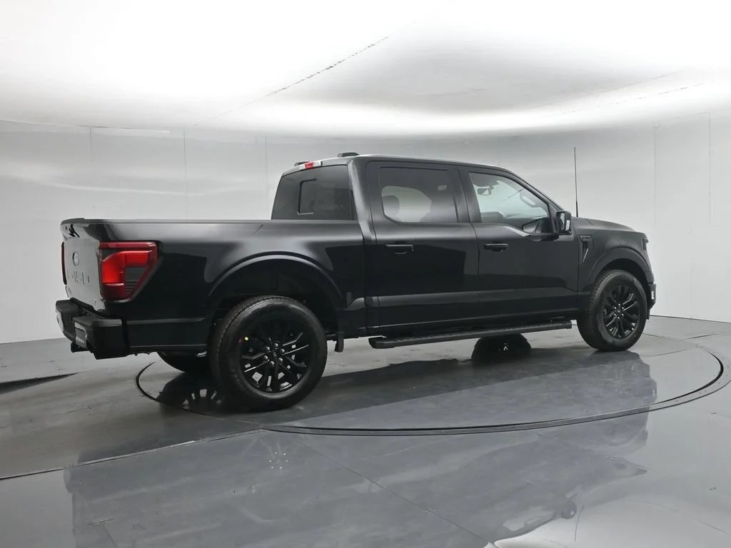 New 2026 Agate Black Metallic Ford XLT image 27
