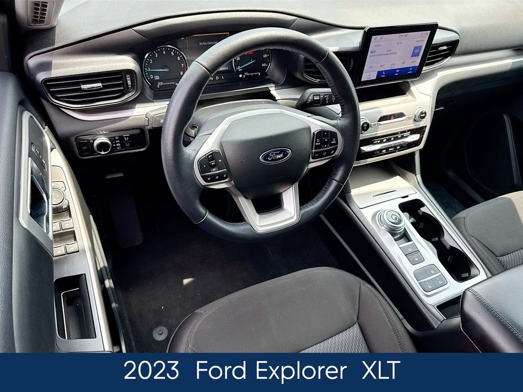 Used 2023 Silver Ford XLT image 24