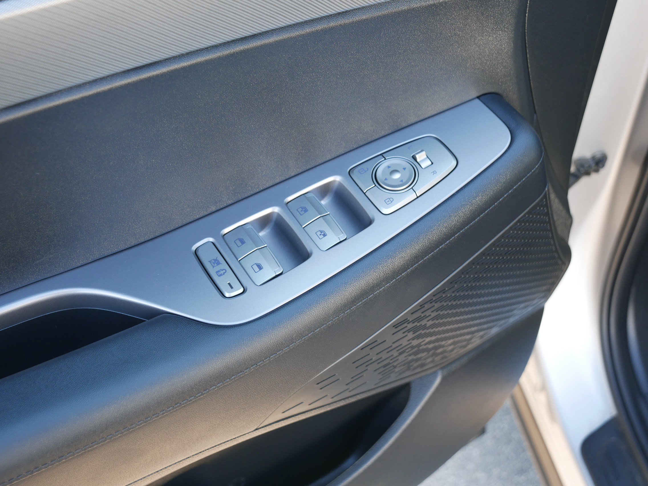 Certified Used 2025 Typhoon Silver Hyundai SEL image 19