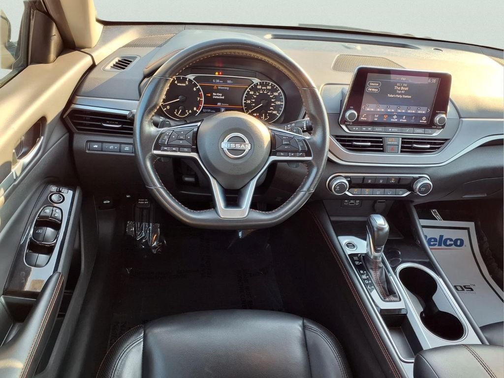 Used 2024 Black Nissan 2.5 SR image 9
