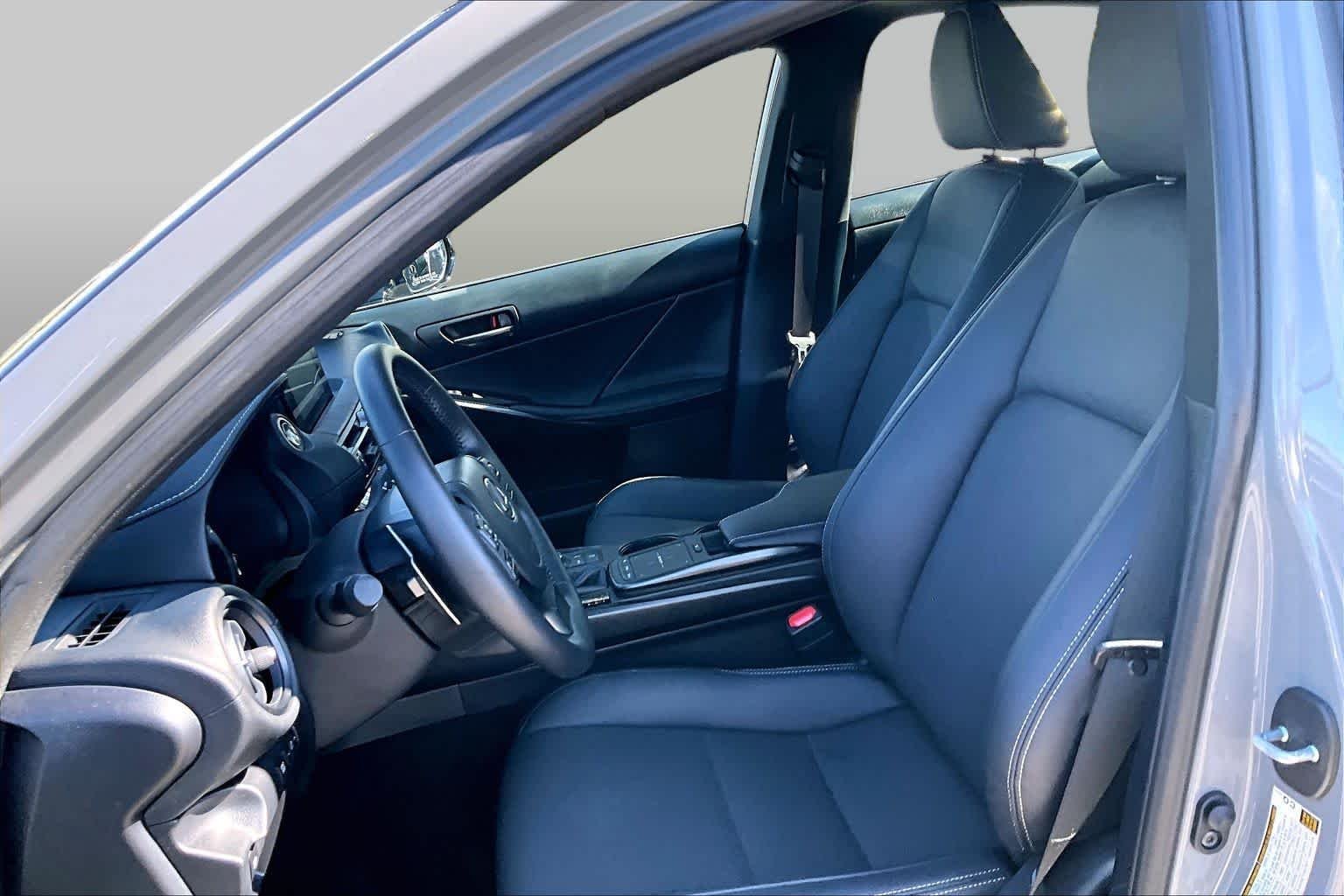 Used 2025 Incognito Lexus F SPORT Design image 7