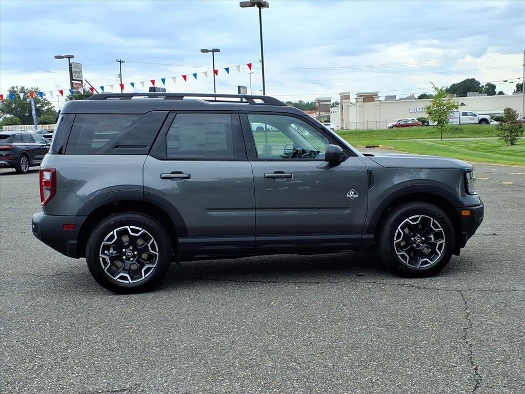 New 2025 Carbonized Gray Metallic Ford Outer Banks® image 21