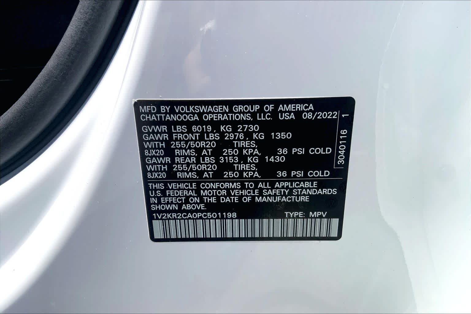 Used 2023 Pure White Volkswagen 3.6L V6 SE w/Technology image 32