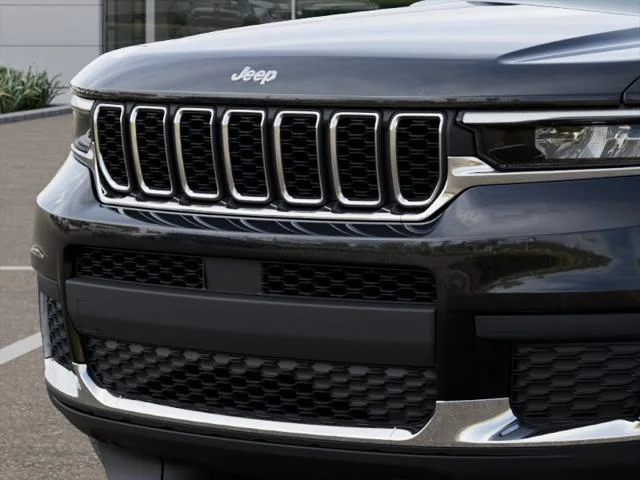 New 2026 Diamond Black Crystal Pearl-Coat Exterior Paint Jeep Laredo image 37