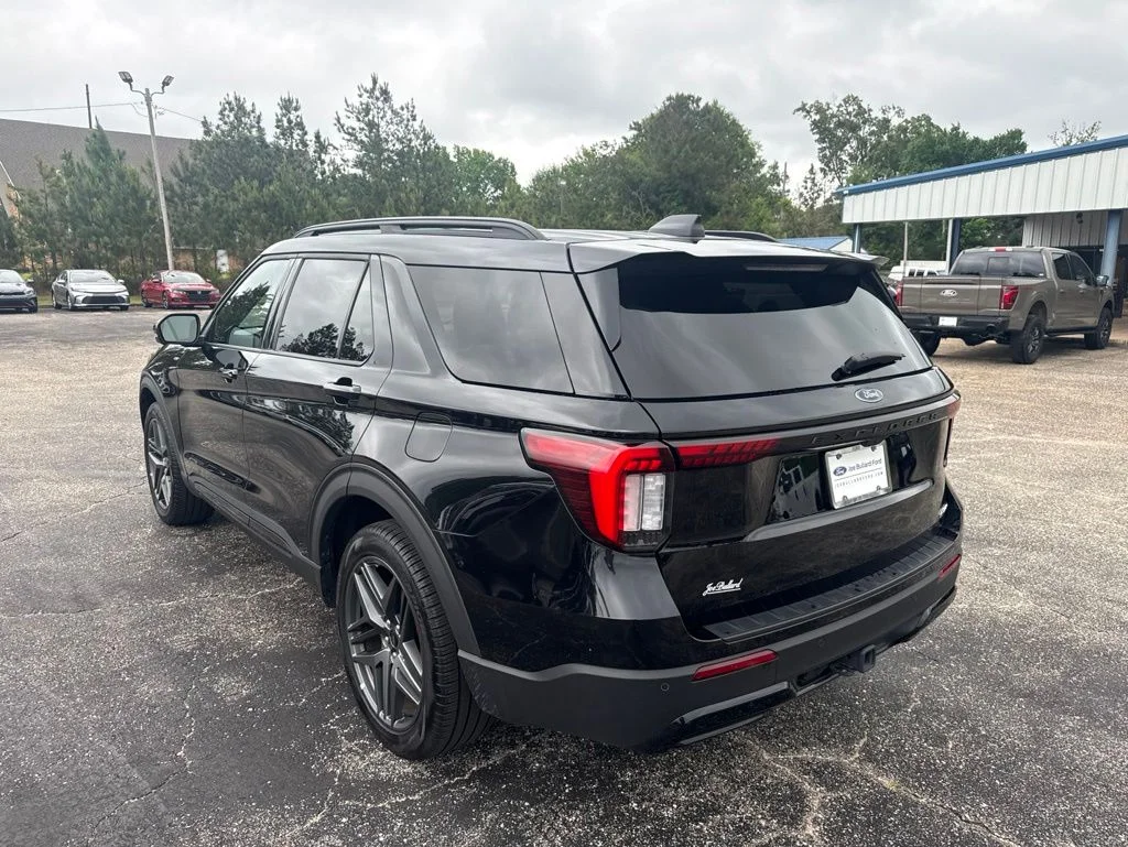 Used 2025 Black Ford ST-Line image 22