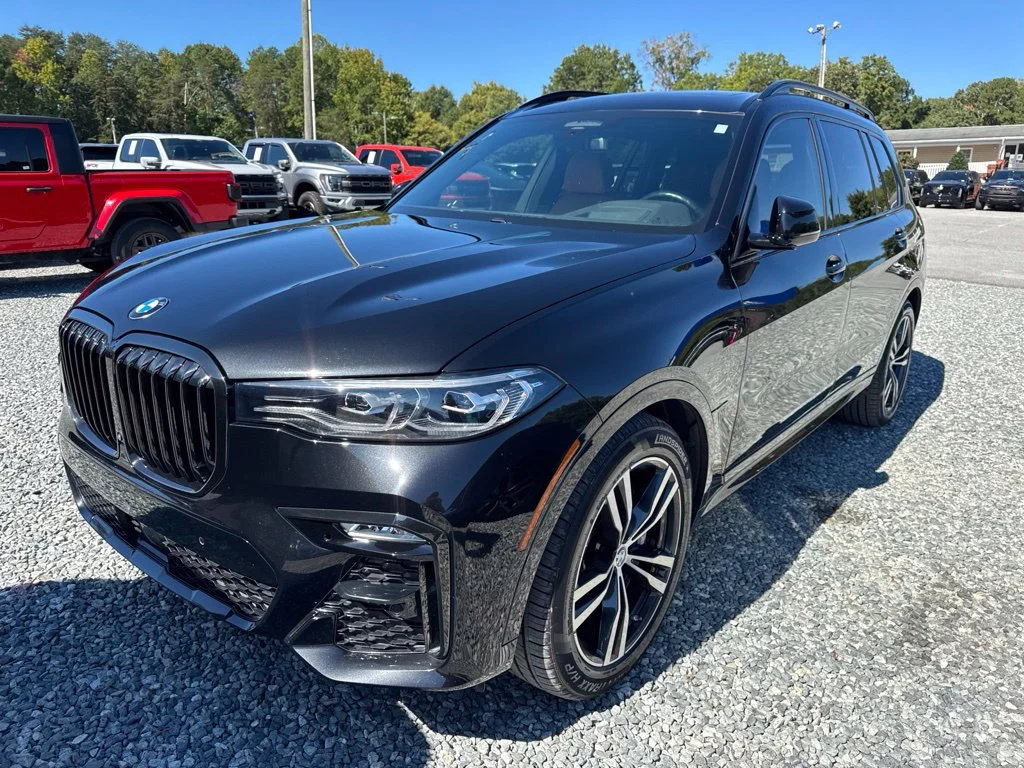 Used 2021 Black BMW xDrive40i image 1