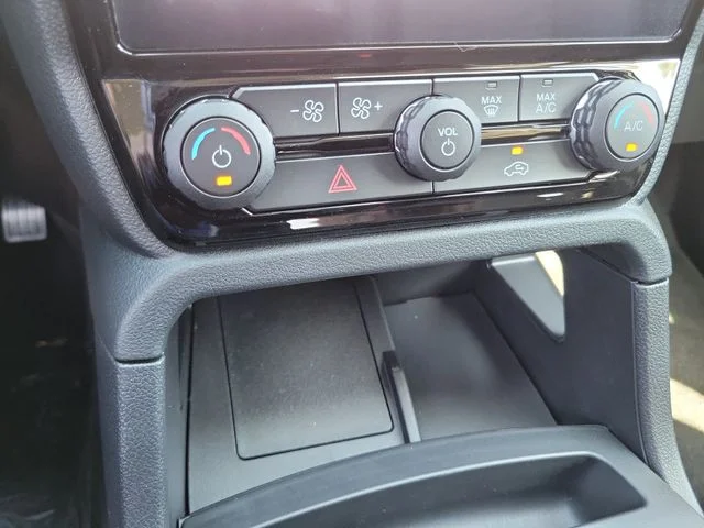 New 2026 Oxford White Ford Lariat image 22