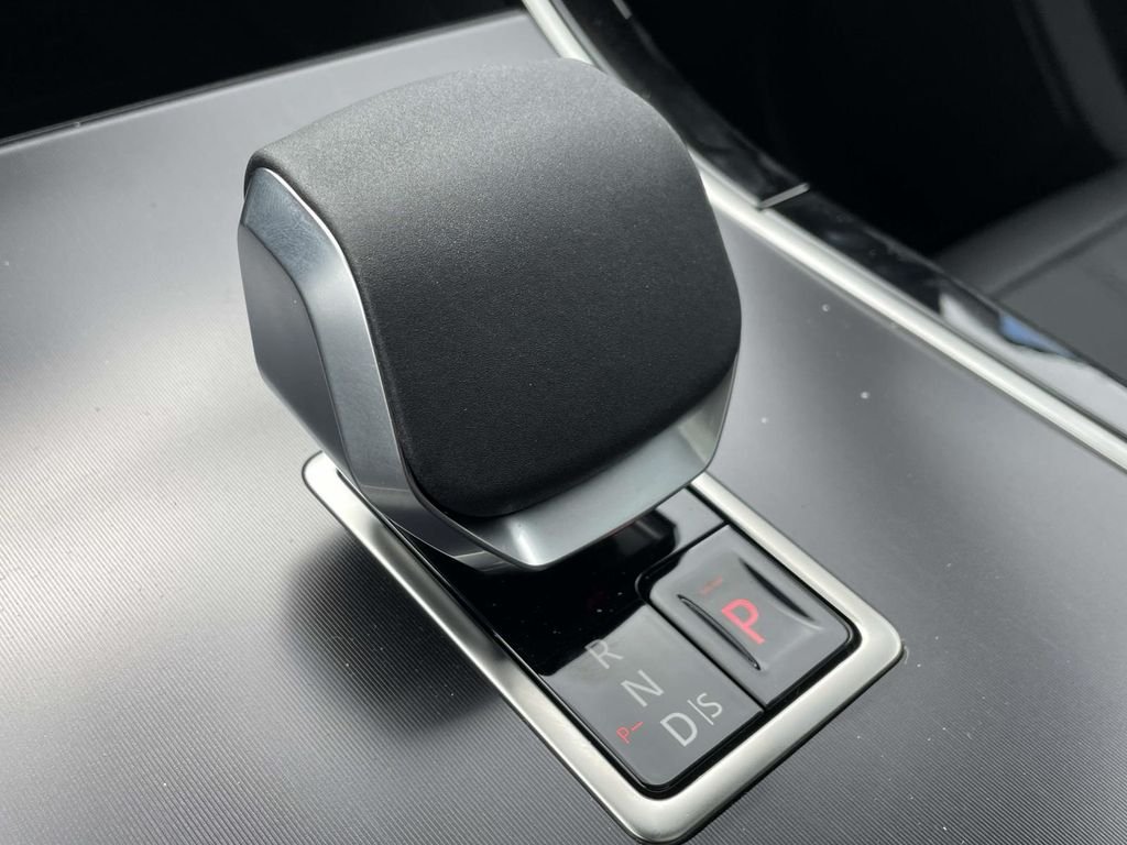 New 2026 Batumi Gold Land Rover Dynamic SE image 29
