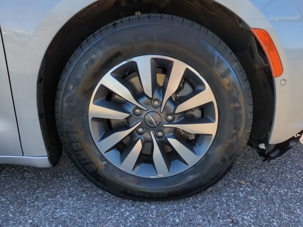 2022 Chrysler Pacifica Hybrid Limited - Photo 11