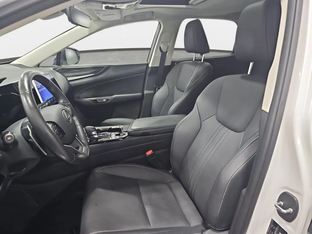 Used 2024 White Lexus 350 Base image 17