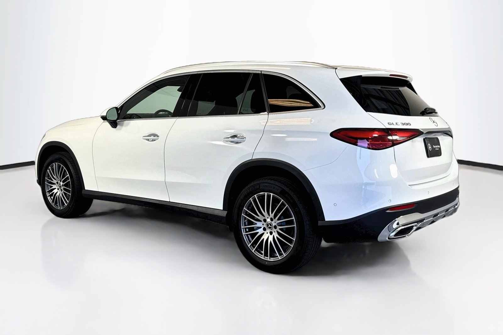New 2026 Polar White Mercedes-Benz GLC 300 image 7