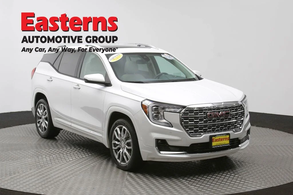 Used 2023 White GMC Denali image 3
