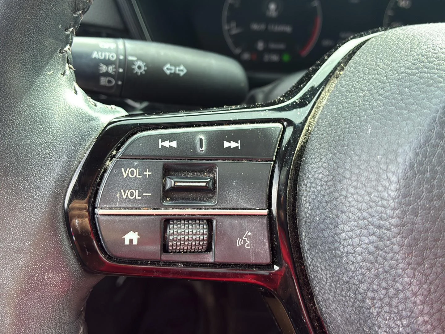 Used 2024 Canyon River Blue Metallic Honda EX-L image 10