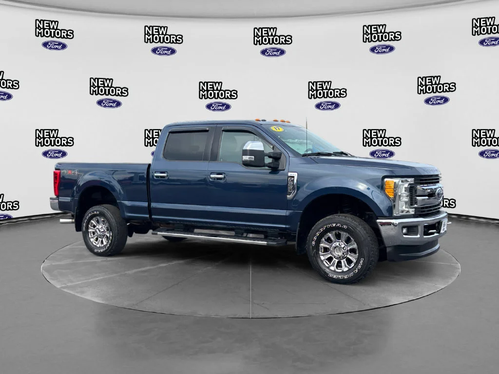 Used 2017 Blue Ford XLT image 8