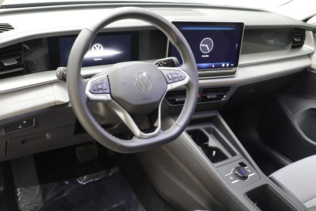New 2026 Platinum Grey Volkswagen 2.0T SE image 8