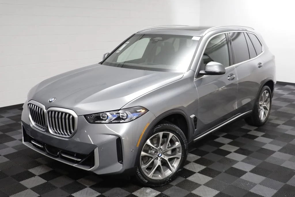 New 2026 SKYSCRAPER GREY BMW xDrive40i image 2