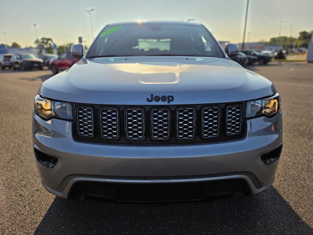 Used 2021 Billet Silver Metallic Clear Coat Jeep Laredo X image 24