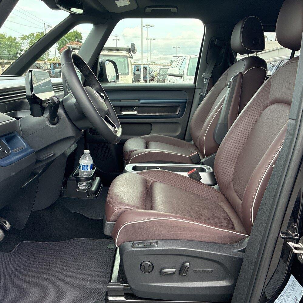 Used 2025 Deep Black Pearl Volkswagen Pro S image 4