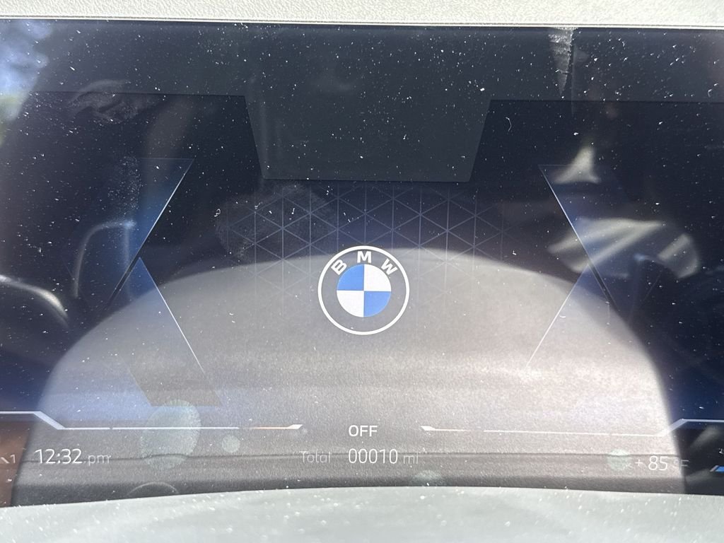 Used 2027 Black BMW xDrive40i image 15