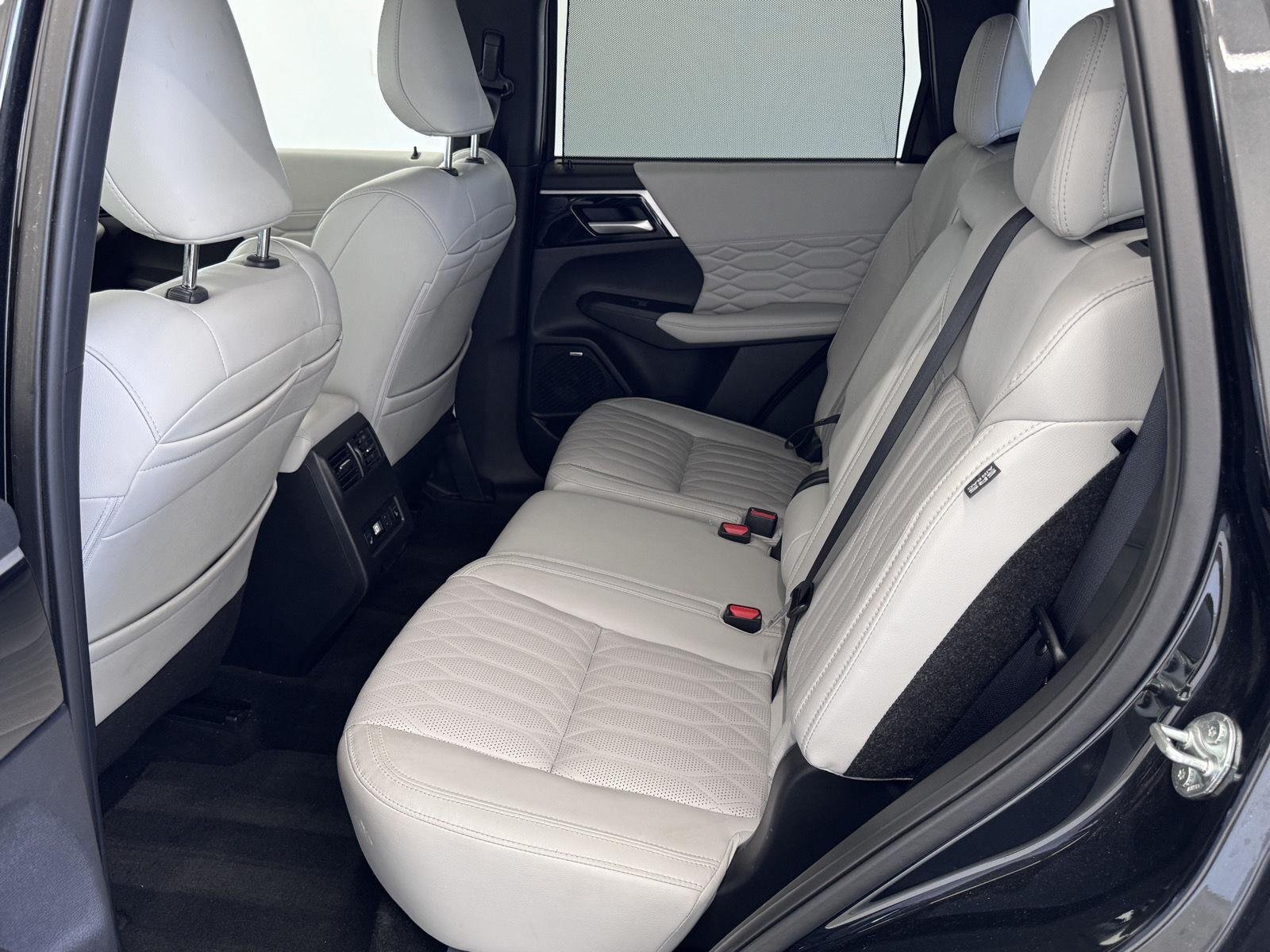 2025 Mitsubishi Outlander SEL - Photo 25