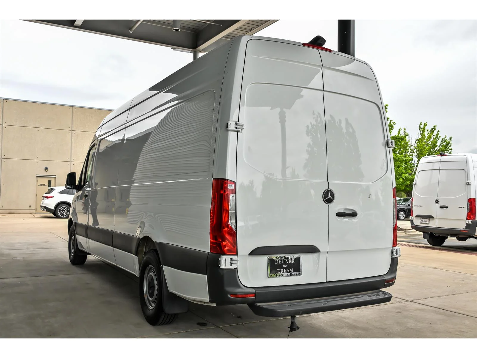 Used 2023 White Mercedes-Benz 2500 image 5