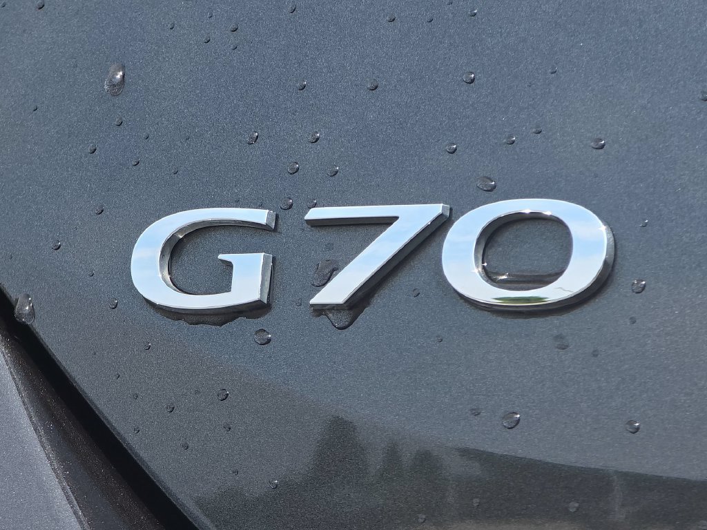 2025 GENESIS G70 Standard - Photo 36