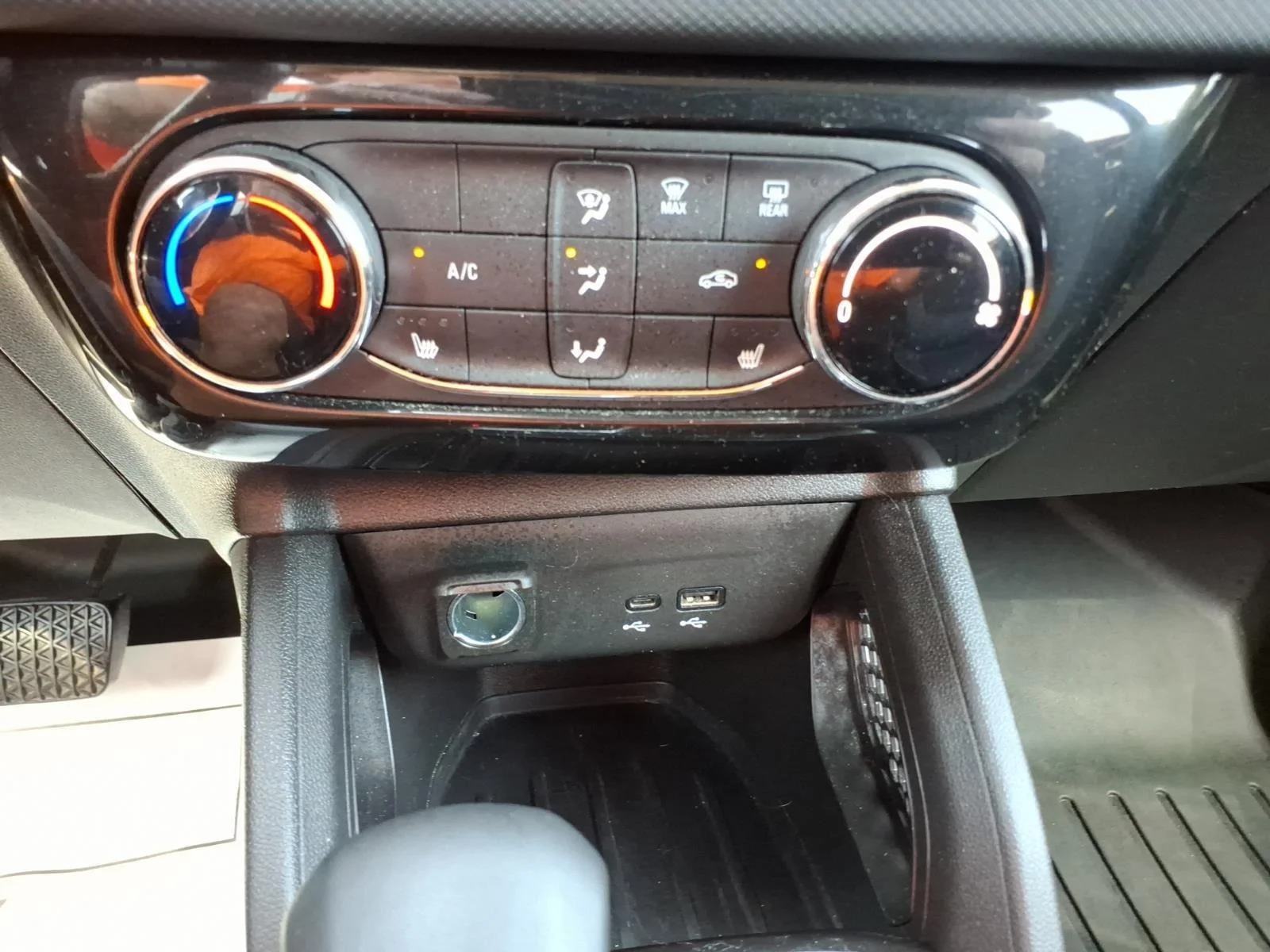 Used 2024 Summit White Chevrolet LT image 24