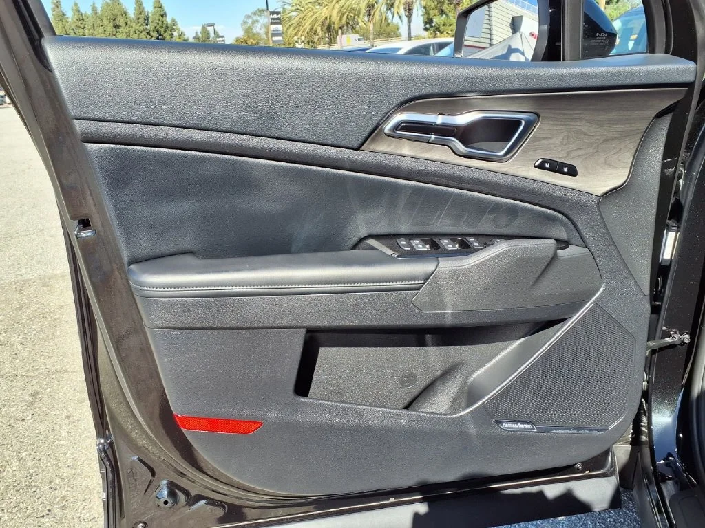 Certified Used 2025 Black Kia X-Line Prestige image 15