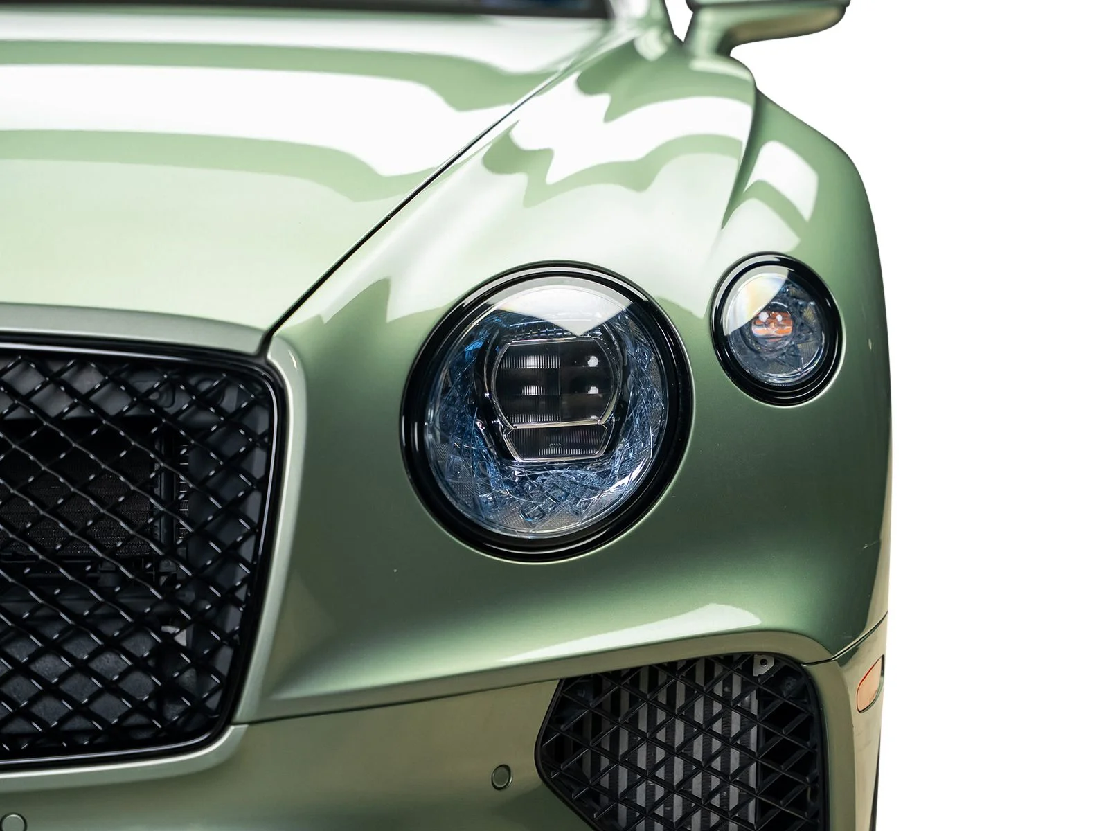 Used 2021 Green Bentley V8 image 11