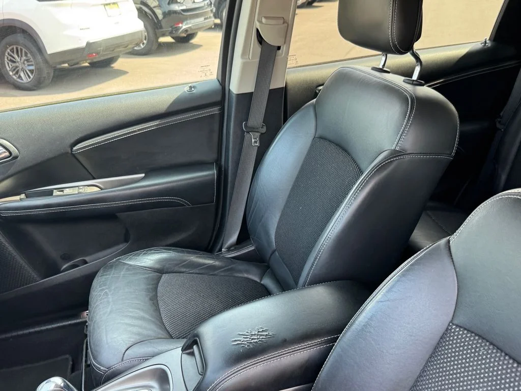 Used 2018 Black Dodge Crossroad image 7