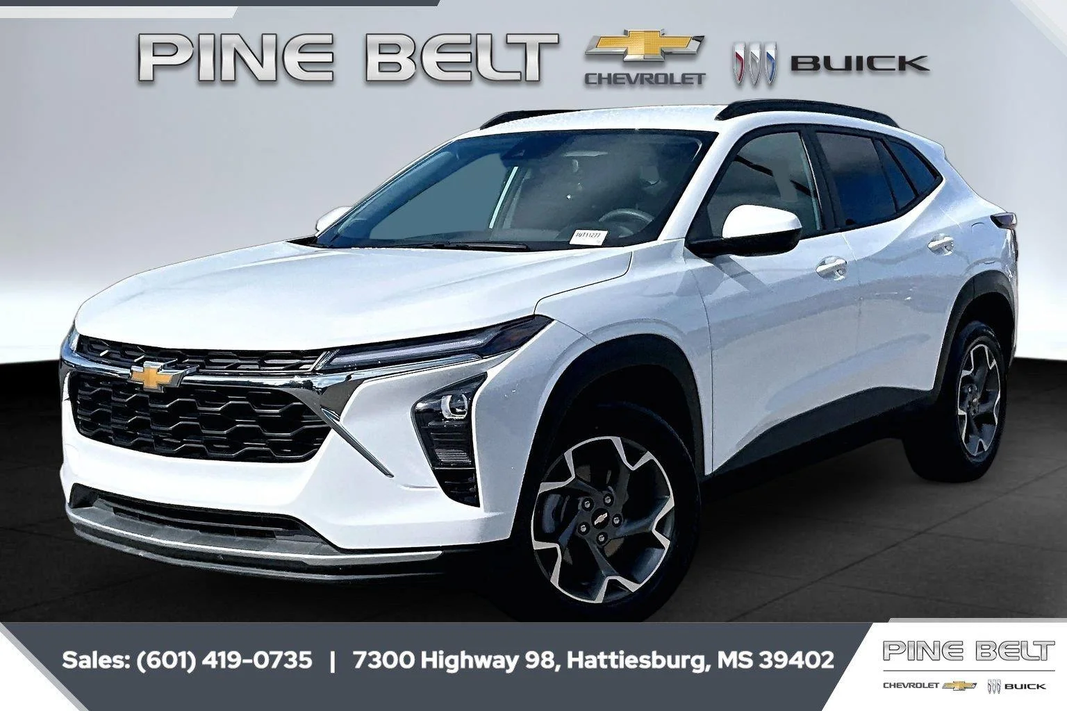 Used 2025 Summit White Chevrolet LT image 10