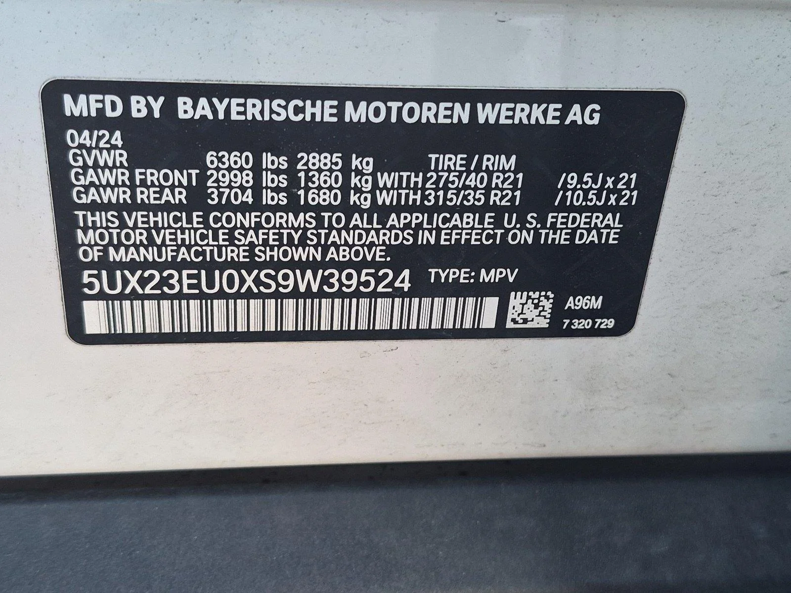 Used 2025 Mineral White Metallic BMW xDrive40i image 36