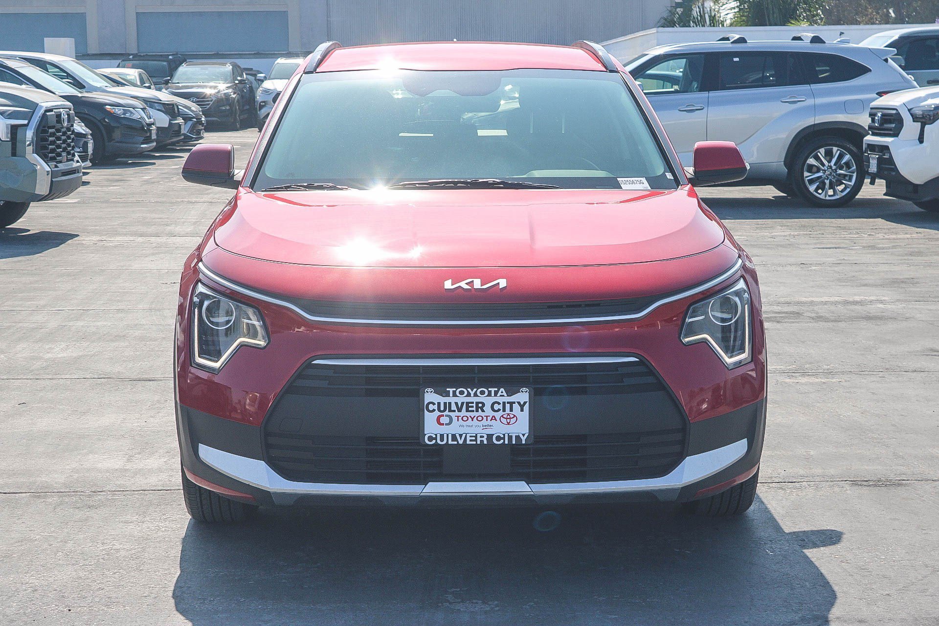 2025 Kia Niro EX - Photo 2