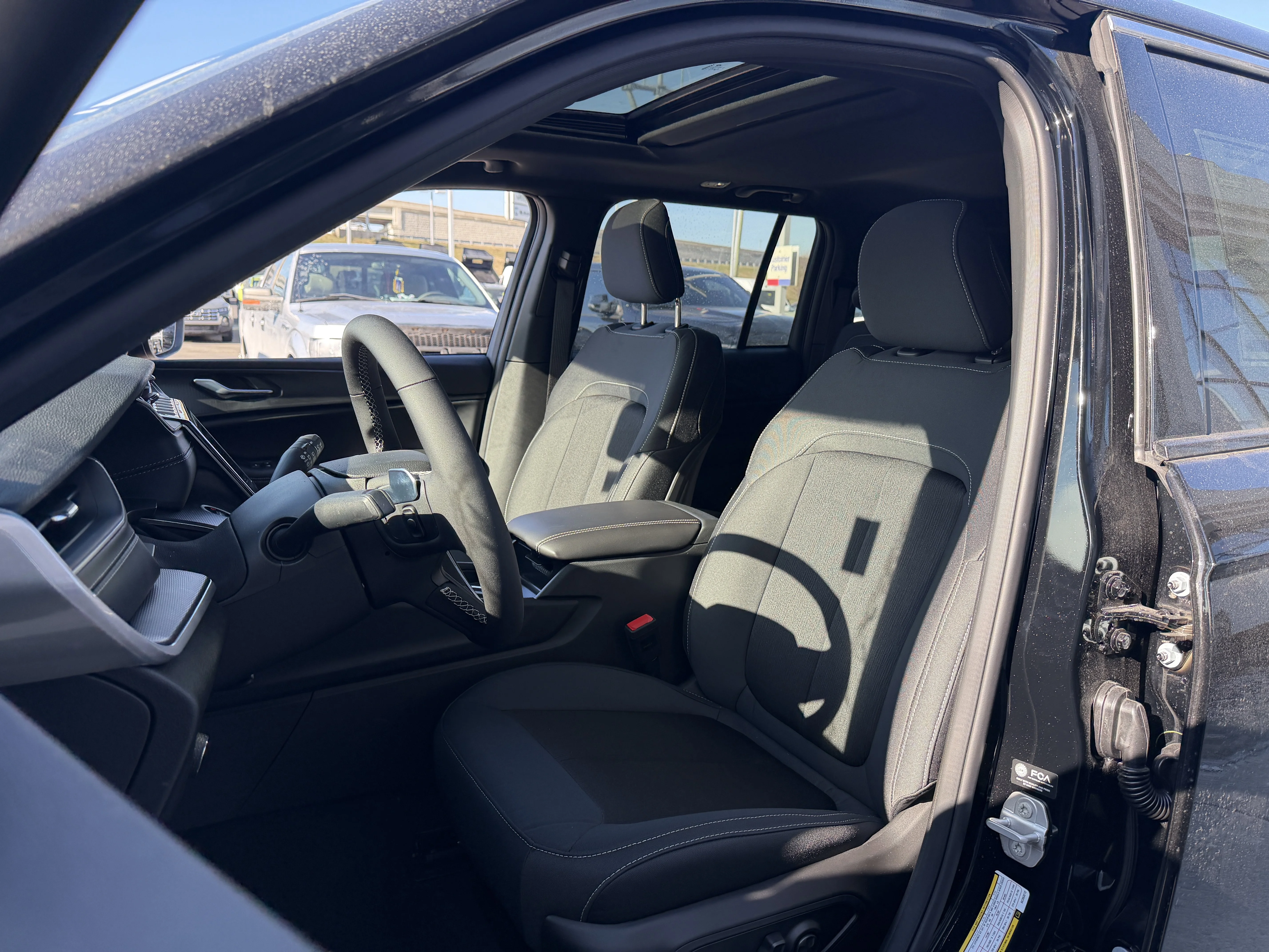 2025 Jeep Grand Cherokee Laredo - Photo 31