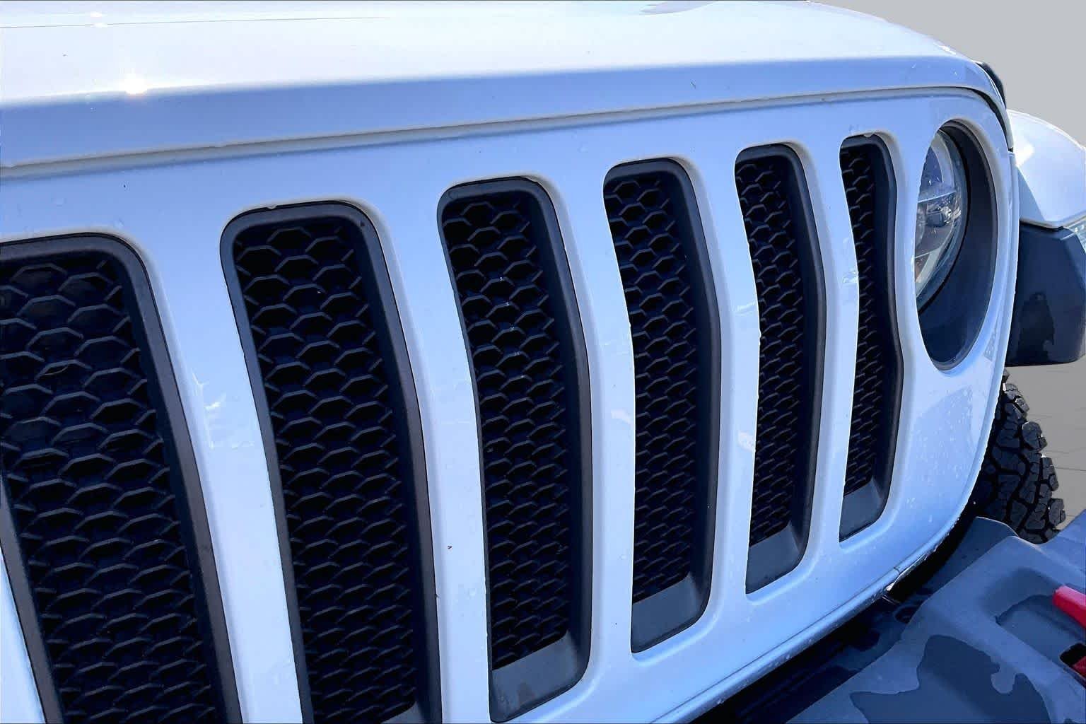 Used 2021 Bright White Clearcoat Jeep Unlimited Rubicon image 29