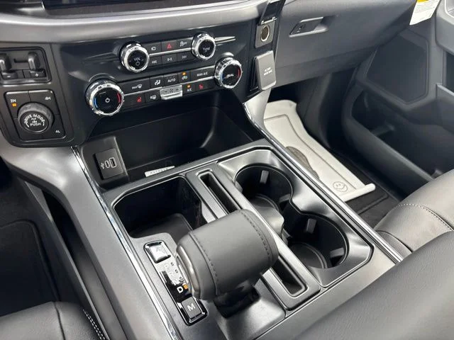 New 2026 Oxford White Ford T-Sport XLT image 27