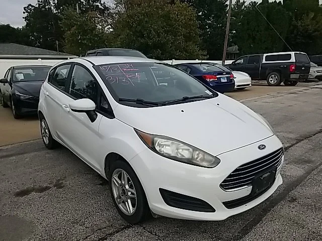 Used 2019 White Ford SE image 4
