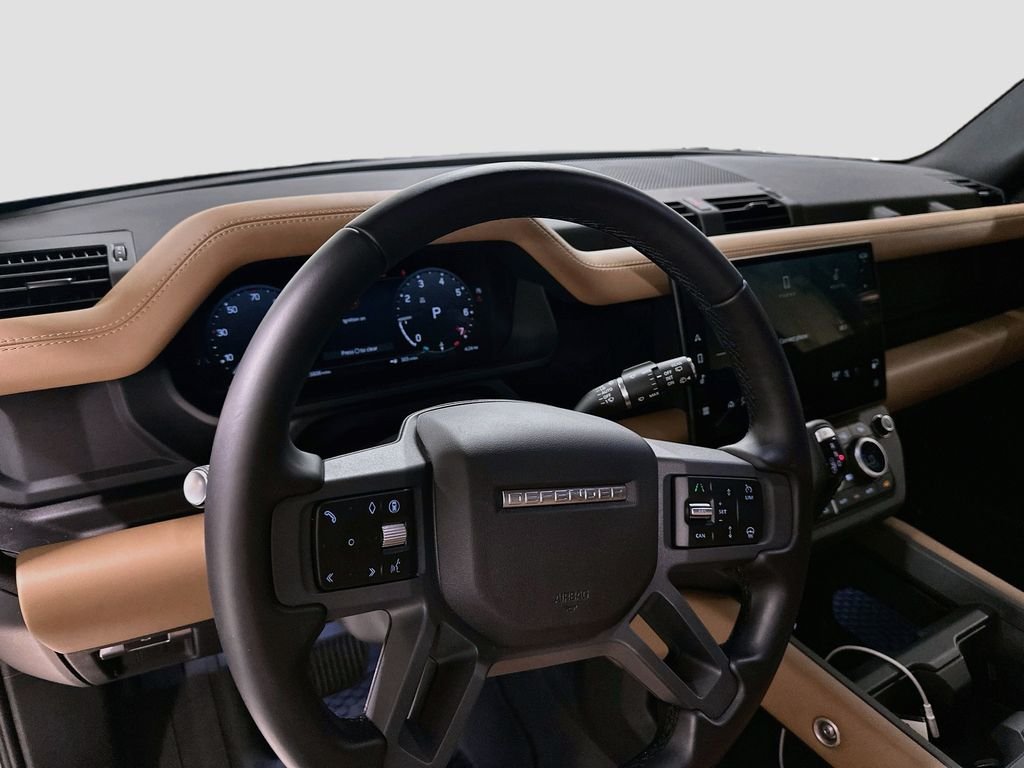 Used 2026 Black Land Rover X-Dynamic SE image 4