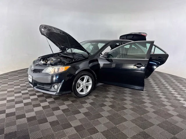 Used 2014 Black Toyota SE image 15