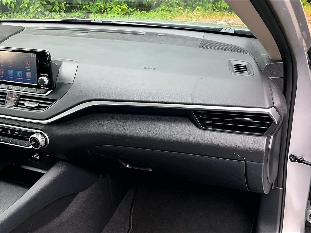 Used 2023 Silver Nissan 2.5 S image 13
