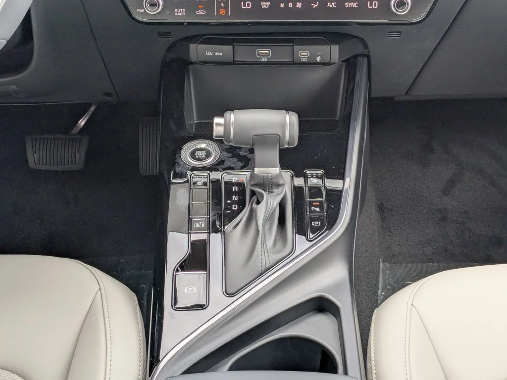 2025 Kia Niro EX - Photo 18