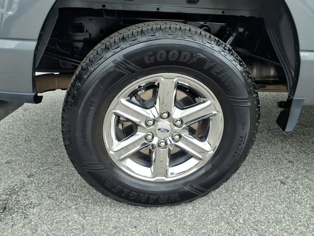 Used 2024 Gray Ford XLT image 32