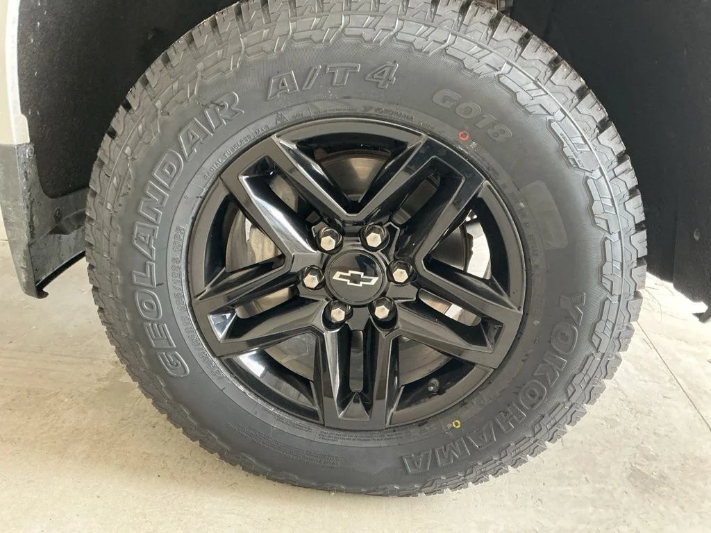 Used 2020 Summit White Chevrolet LT Trail Boss image 27
